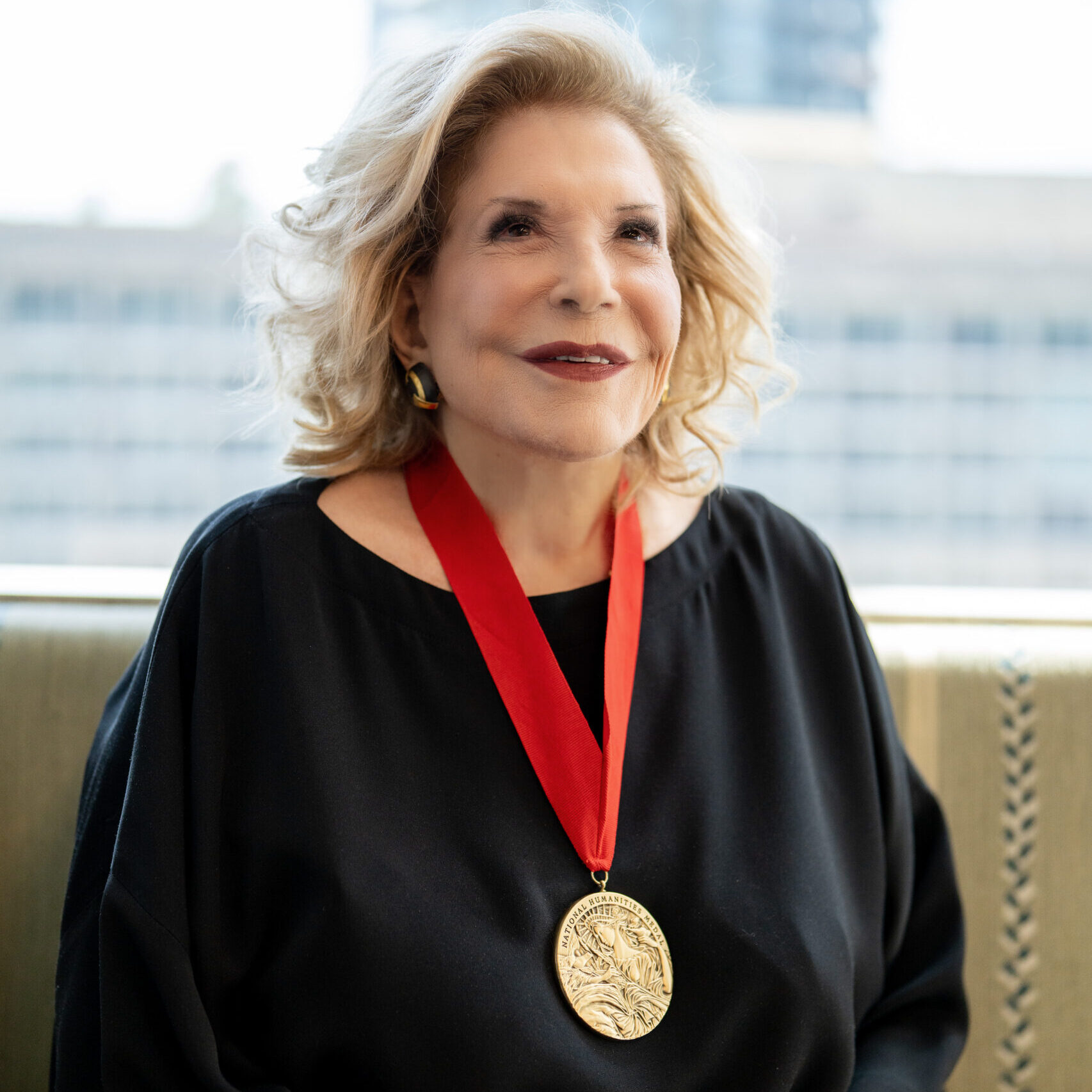 Wallis Annenberg Honored with National Humanities Medal in Presidential ...